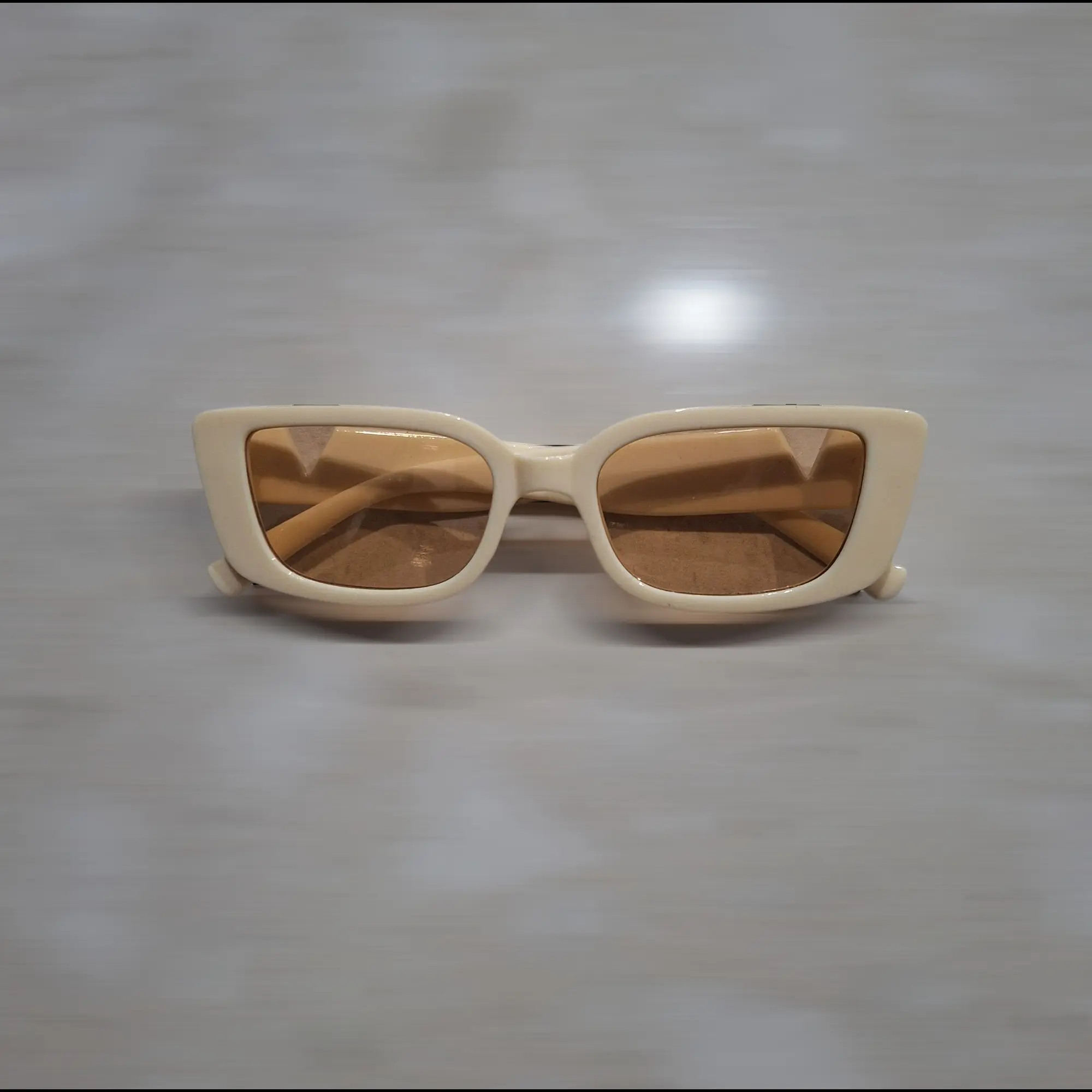 kacamata style warna cream kcs-009